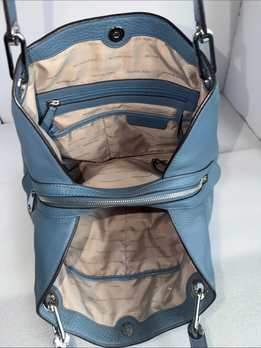 MICHAEL KORS Raven Large Leather Shoulder Bag Dusty Blue